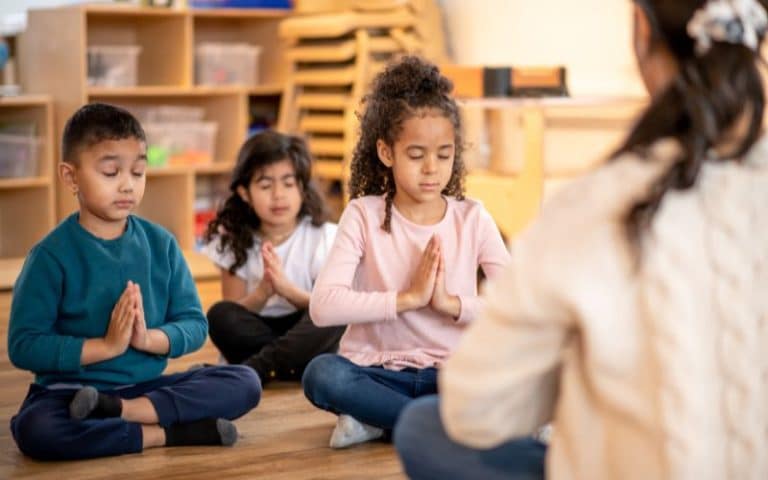 Wie man Kindern Meditation beibringt