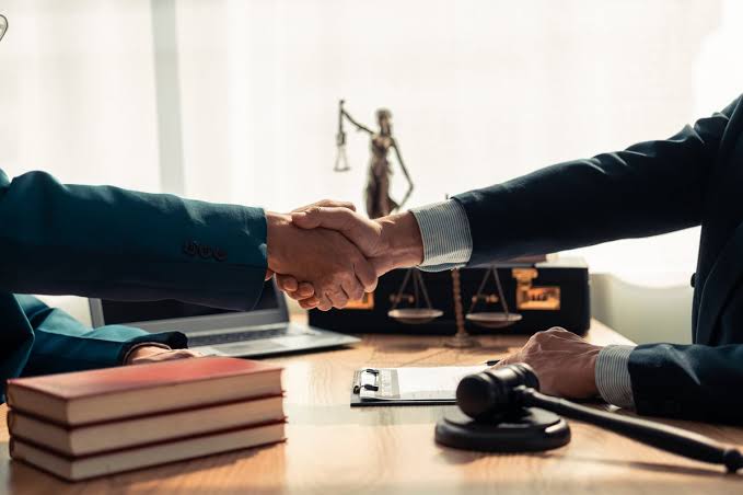 The 5 best law firms for white-collar crime in Essen – Carefully handling complex allegations